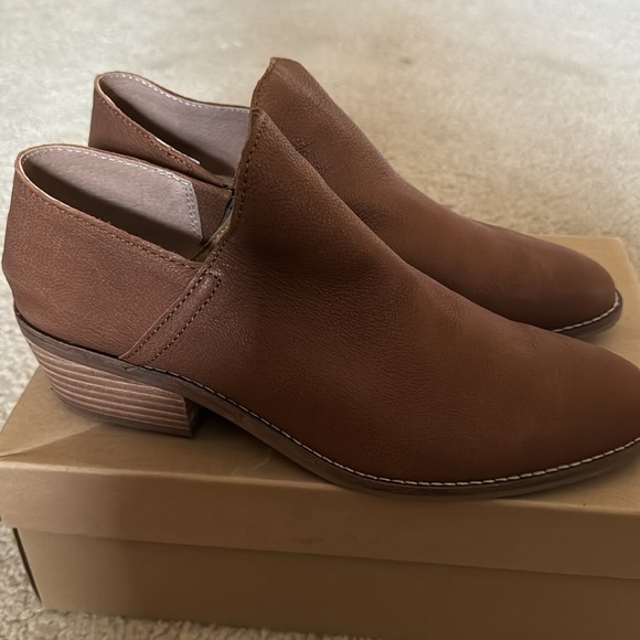 Lucky Brand Shoes - Picture 2 of 6